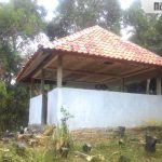Puncak Lentera Makam Agung Waru