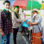HMI Cabang Bangkalan Bagikan Sembako untuk Buruh Harian