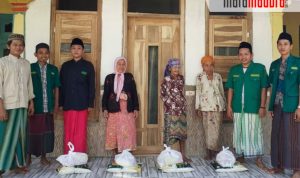 Pimpinan Ranting Ansor Jenangger Turun Tangani Dampak Corona