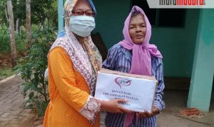Gerakan Penulis Peduli Bagikan Sembako di Tengah Pandemi Covid-19