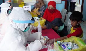 Rapid Test Setiap Penumpang KMP di Pelabuhan Kalianget