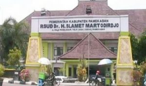 Gegara Kirim Pasien Ibu Hamil ke Rumah Sakit, Seorang Bidan di Pamekasan Didemo
