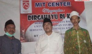 Alhamdulillah, Guru Ngaji di Kwanyar Bangkalan Dapat Kacamata Baca Gratis