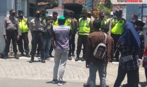Sering Mati Lampu, Warga Demo Kantor PLN Bangkalan