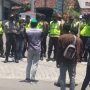 Waega Bangkalan saat Demo ULP PLN Bangkalan.(matamadura.syaiful)