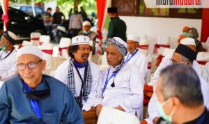 Sejumlah Kiai Antar Gus Acing-Mas Kiai Daftar Pilbup Sumenep ke KPU