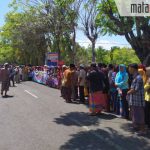 Ratusan Warga Longos Ditahan Pergi ke PN Sumenep