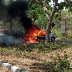 Mobil Tabrak Pohon Hingga Terbakar di Akses Suramadu
