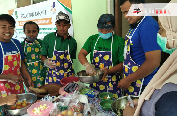 Peserta Budidaya Lele WMS Kembangkan Produk Pentol Lele