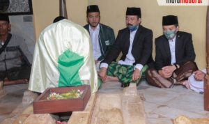 Fattah Jasin Pamit ke Jhu’ Sultan Sebelum Daftar Cabup Sumenep