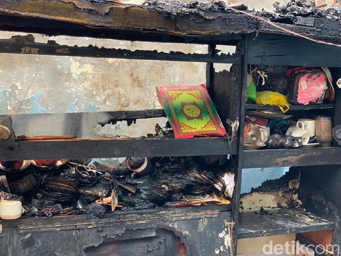 Subhanallah, Al-Qur'an Tetap Utuh saat Rumah di Surabaya Ludes Terbakar