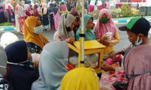 Berkat Demo Simpatisan Habib Rizieq, Pedagang Pentol di Bangkalan Laris Manis
