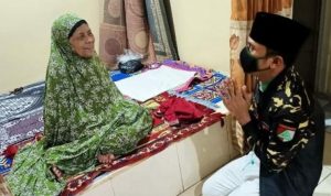 Rumahnya Dijaga, Ibunda Mahfud MD Berterima Kasih pada Banser