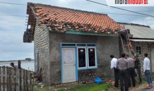 Angin Puting Beliung Terjang Rumah Warga Karanganyar