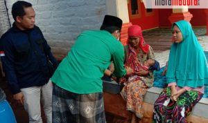 Anggota Fraksi PKB DPRD Jatim Serahkan Bantuan pada Keluarga Almarhum Zawawi