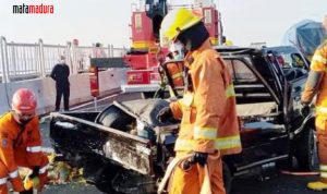 Mobil Pick-Up Tabrak Pembatas Jembatan Suramadu, Satu Orang TewasÂ 