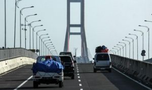 Lusa, Jembatan Suramadu Disekat