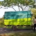 Truk Hino vs Truk Tronton diÂ Akses Suramadu, Sopir Tewas