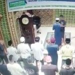 Viral, Pria Tampar Imam Shalat saat Baca Doa Qunut Subuh di Masjid