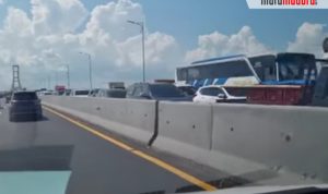 Macet di Jembatan Suramadu Mengular 5 Km