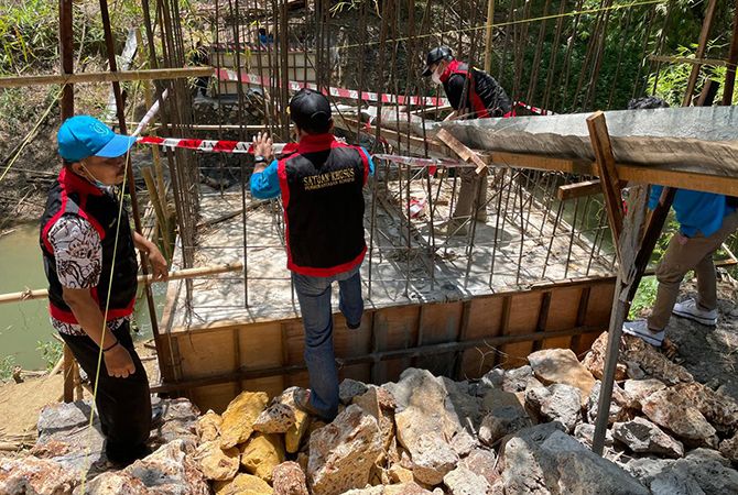 Proyek Jembatan Desa Karpote Bangkalan
