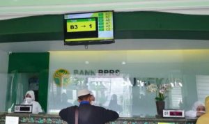 Semarak Hari Jadi Sumenep Ke-752, BPRS Bhakti Sumekar Melayani Nasabah dengan Bahasa Madura