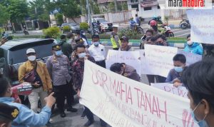 Merasa Dimainkan, Warga Demo BPN Bangkalan Minta Keadilan