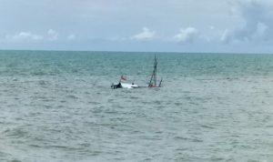 Perahu Bermuatan Keramik Tenggelam di Perairan Bluto