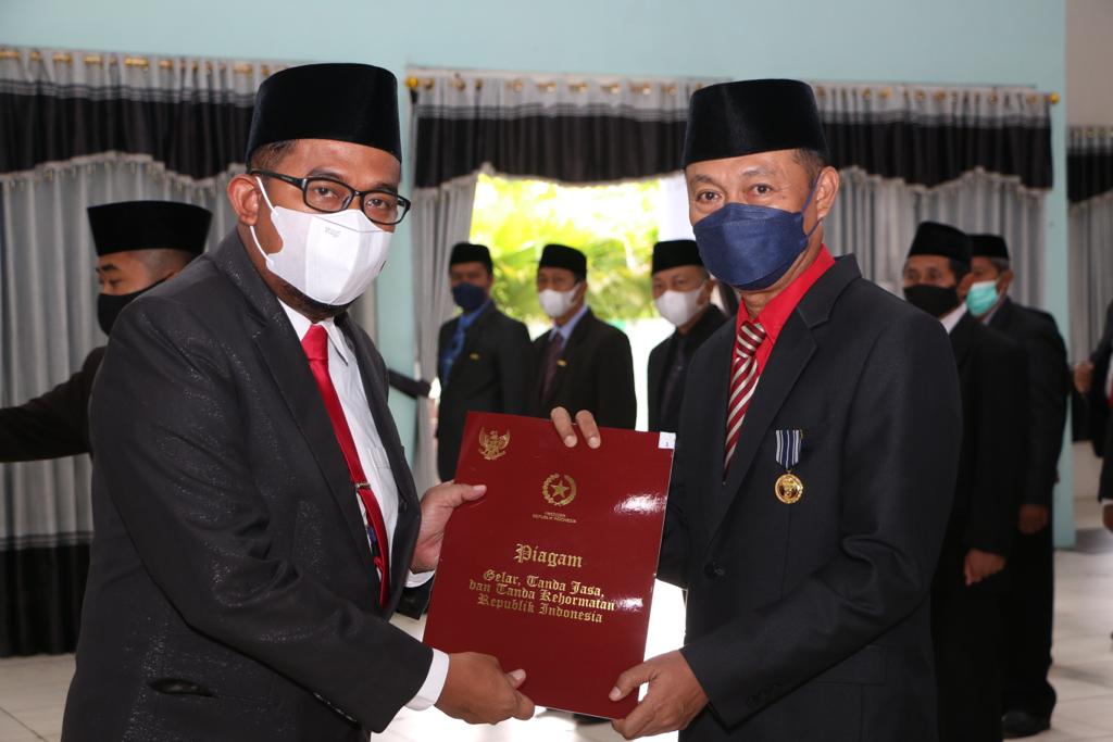 250 PNS di Sumenep Terima Penghargaan Satyalancana