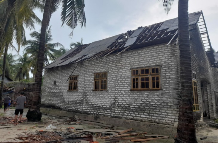 4 Rumah dan Aula Pesantren di Sapeken Rusak Akibat Angin Puting Beliung