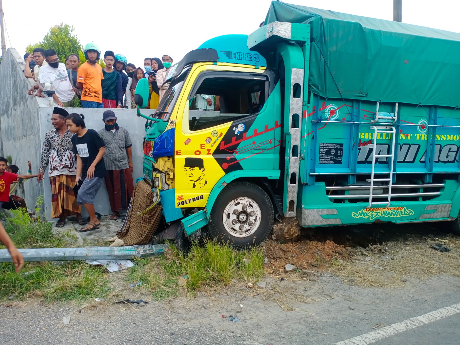 Tewas Tertabrak Truk di Bangkalan