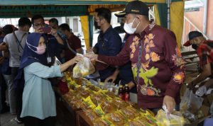 Gebrakan Bupati Achmad Fauzi Atasi Kelangkaan Minyak Goreng di Sumenep