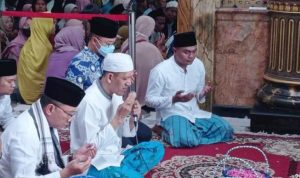 Ketum PAN Ziarah ke Asta Syaikhona Kholil Bangkalan