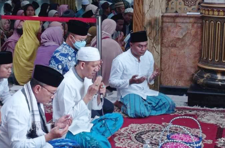 Ketum PAN Ziarah ke Syaikhona Kholil Bangkalan