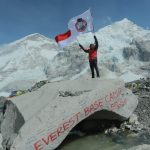 Sang Saka Merah Putih dan Bendera SAI Berkibar di Ketinggian Everest