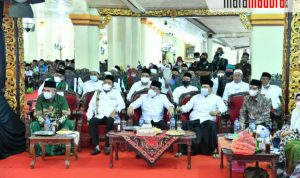 Setahun Menjabat, Bupati Achmad Fauzi Mendapat Dua Gelar Kehormatan Elit NU