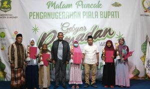 Malam Puncak Gebyar Ramadan, DPC PWRI Sumenep Anugerahkan Piala Bupati