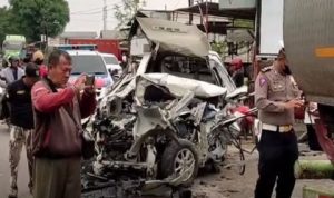 6 Tewas Korban Kecelakaan Avanza Tabrak Truk Minyak