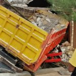 Sopir Dump Truck Meninggal Dunia Setelah Seruduk Rumah Kadus KebunanÂ