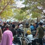 Brak! Atap Parkir Sepeda Motor di Pelabuhan Tarebung Sapudi Roboh