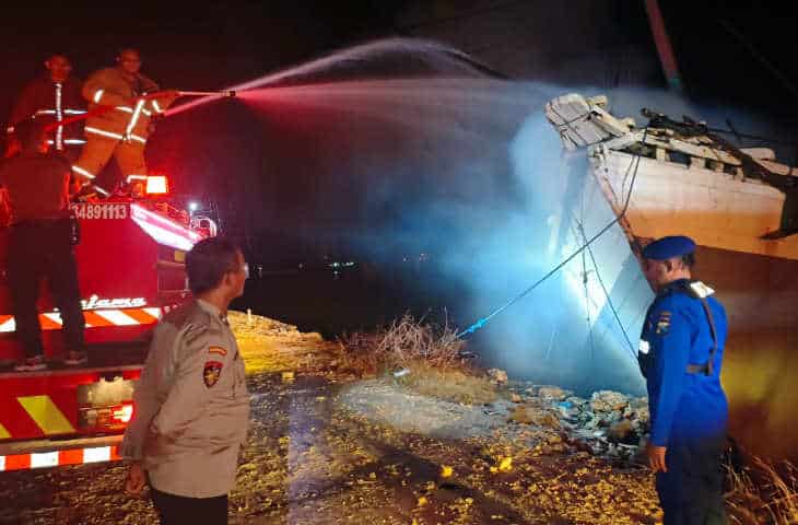 Perahu Terbakar