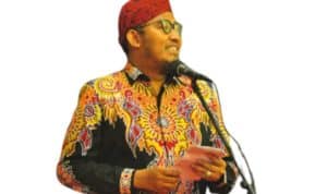 Bupati Fauzi Bantu Korban Gempa Pulau Sapudi Dengan Model Gotong Royong