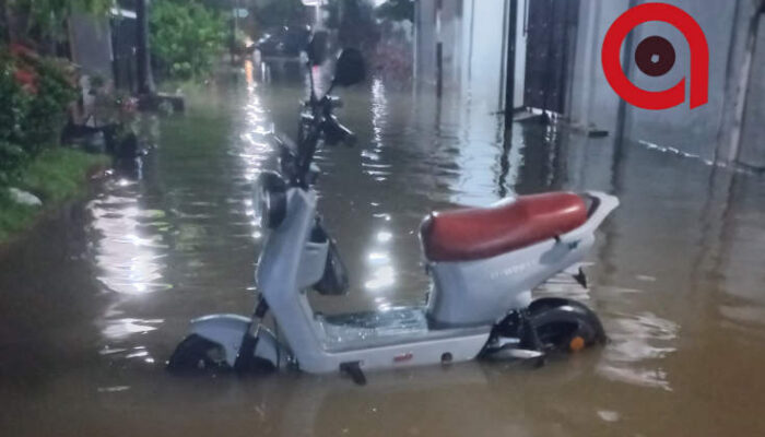 Banjir Menggenangi Sejumlah Perumahan di Sumenep